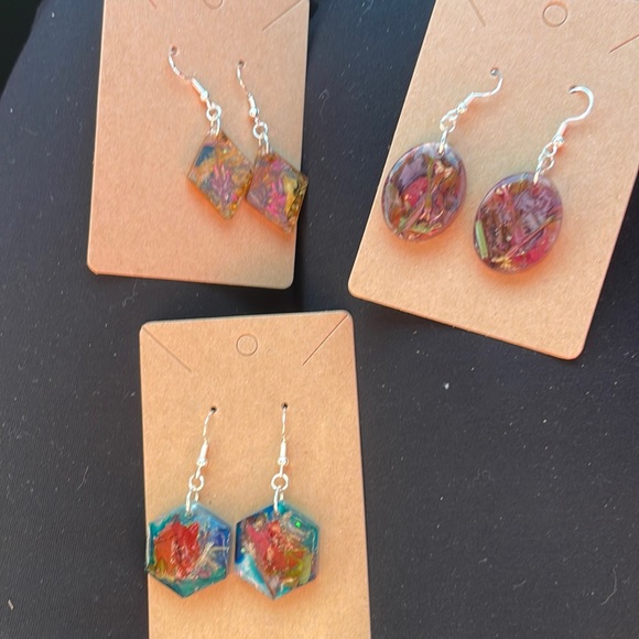 #104 Small Pressed Flower Earrings - Picture 11 of 11